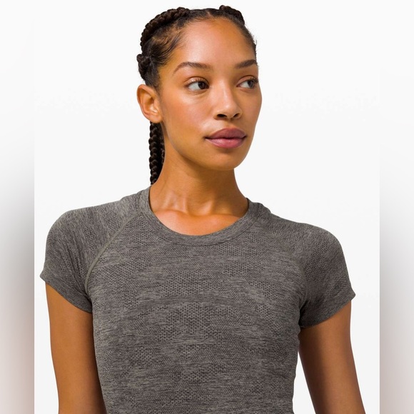 Lululemon Swiftly Tech Short Sleeve 2.0 Sage Size 6 - Picture 3 of 7